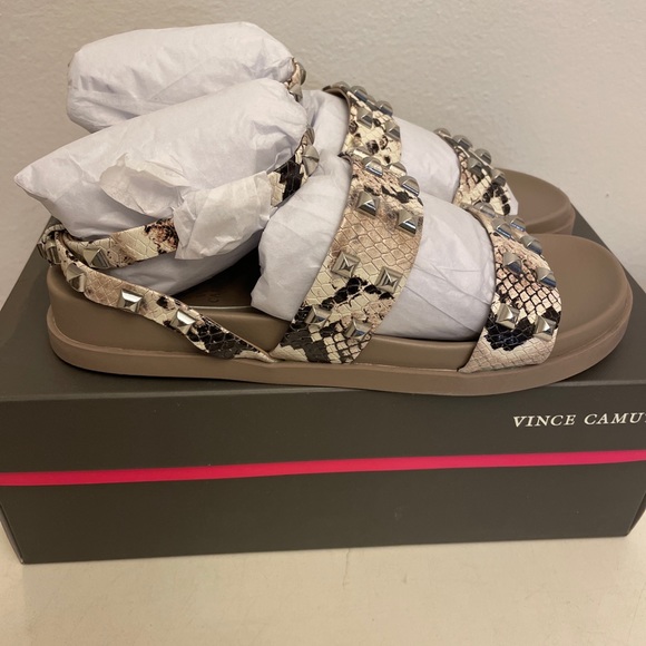 Vince Camuto Women's PEALAN Two Buckle Sandal Flat Snake Size 7. - Picture 3 of 5